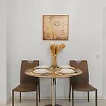 Апартаменты Downtown Cozy Corner