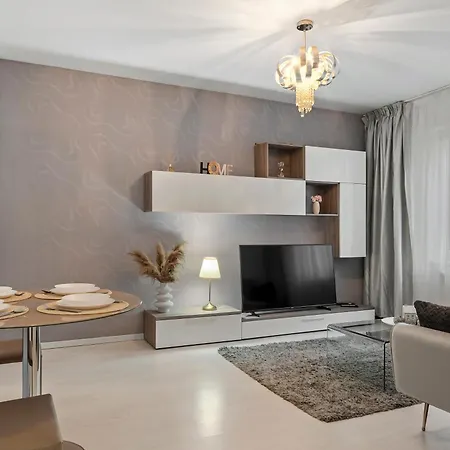 Downtown Cozy Corner Apartment