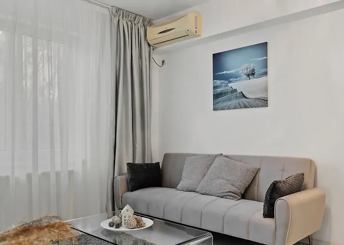 Downtown Cozy Corner Апартаменты *